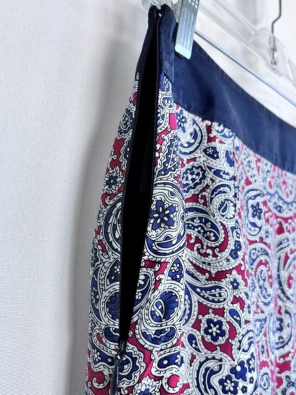 Brooks Brothers 100% Silk Paisley print Pencil Skirt Navy Red White Size 2 Lined - Picture 6 of 10